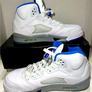 Air Jordan retro 5 stealth 2.0.